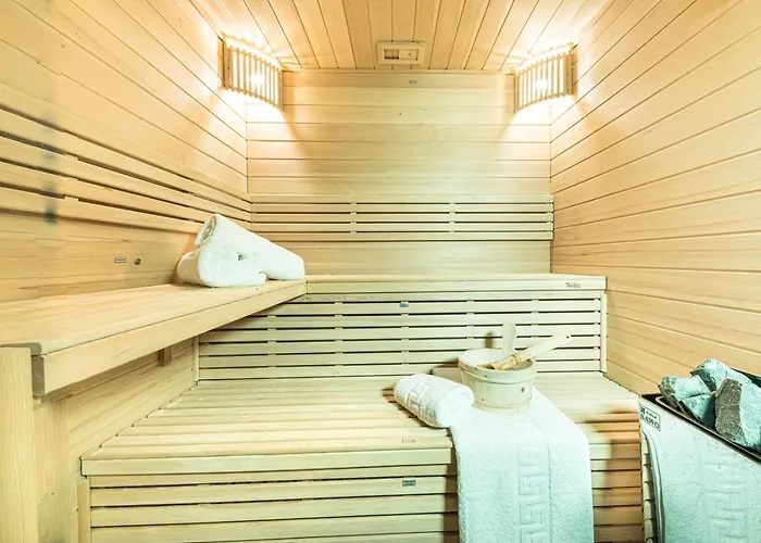 Italo - Wine Tasting - Parking Car 빌라 오스투니