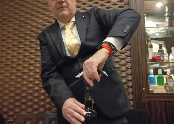 Italo - Wine Tasting - Parking Car Vila