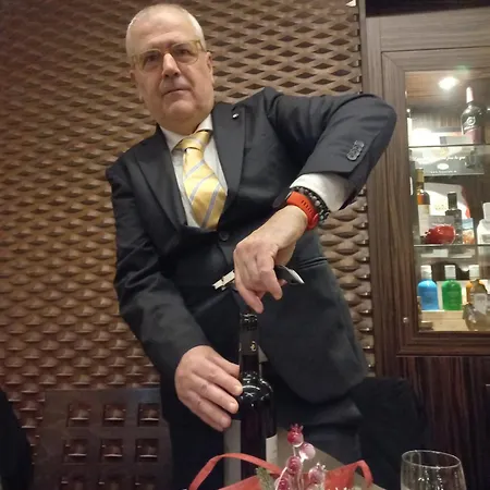 Italo - Wine Tasting - Parking Car Villa